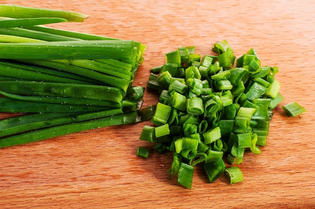 Cebolinha verde cortada em rodelas