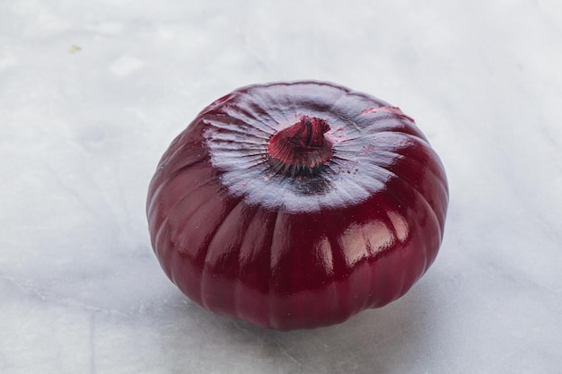 Cebolla roja madura para cocinar