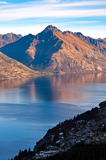 Cecil Peak und Lake Wakatipu in Queenstown Südinsel Neuseeland