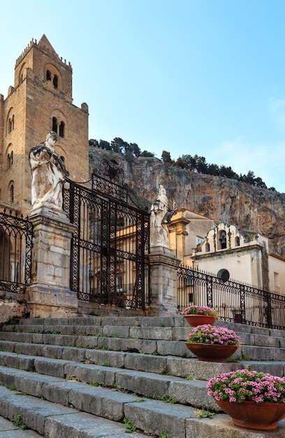 Cefalu vista da cidade Sicília Itália