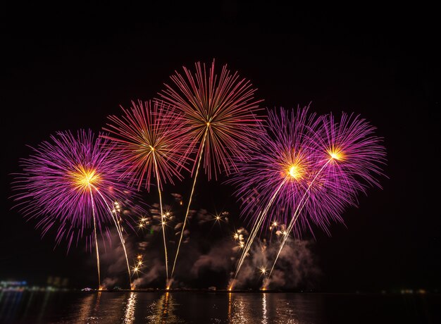 Celebração de fogo de artifício multicolor