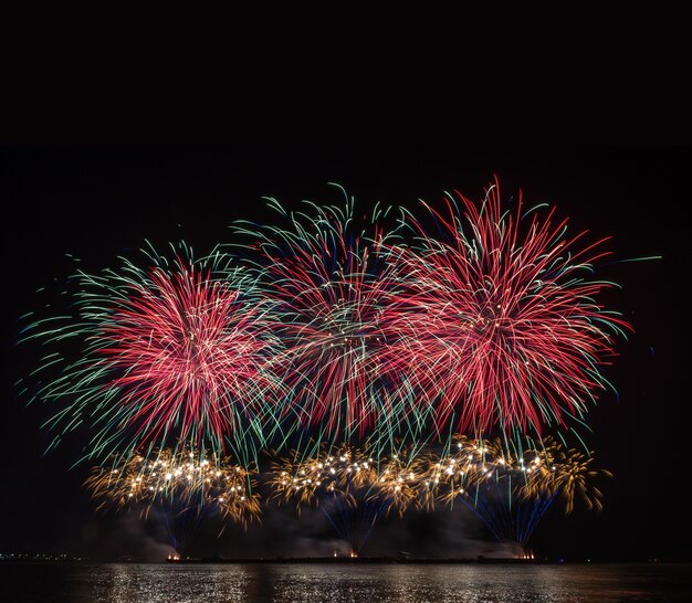 Celebração de fogo de artifício multicolor