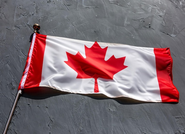 Celebração do Dia do Canadá com a bandeira do Canadá