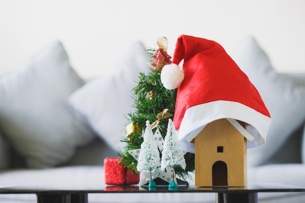 Foto celebrar la decoración de navidad en casa