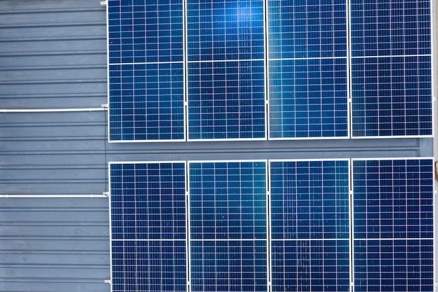 Células solares en el techo, ahorra energía.