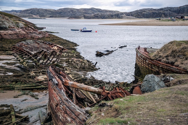 Foto cementerio de barcos en el mar de barents