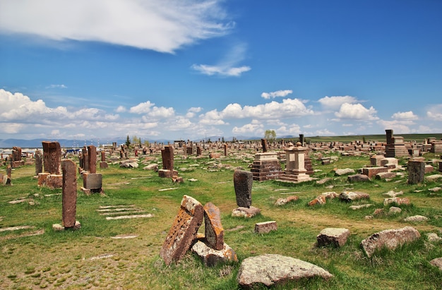 Cementerio Noratus en el lago Sevan, Armenia