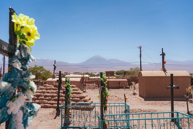 Cementerio de San Pedro de Atacama Chile Cordillera y volcán en el fondo