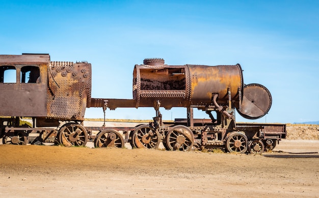 Cementerio de trenes abandonados, Uyuni, Bolivia