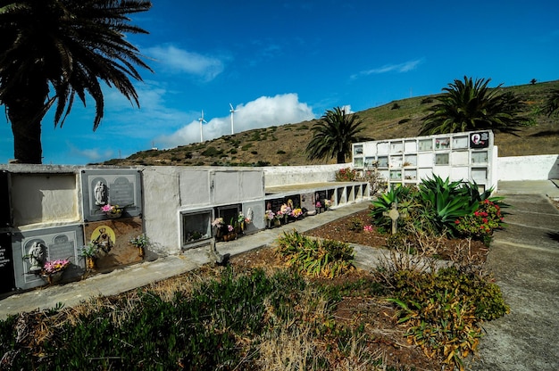 Cemitério mediterrâneo espanhol típico em La Gomera Canary Island