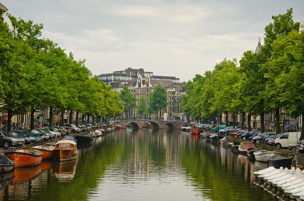 Cena da cidade de amsterdã