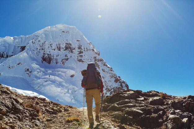 Cena de caminhada nas montanhas da Cordilheira, Peru