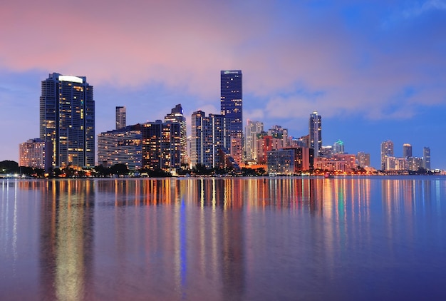 Cena noturna de Miami