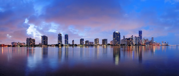 Cena noturna de Miami