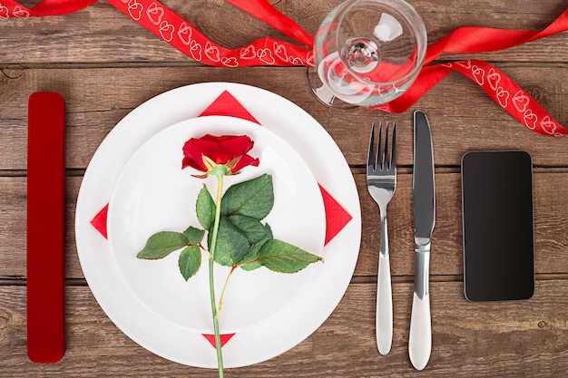 Cena romántica concepto día de san valentín o fondo de propuesta