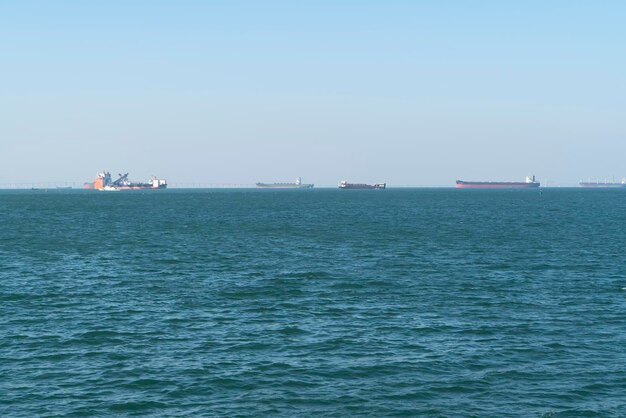 Cenário da natureza da paisagem marítima do oceano litoral ao ar livre