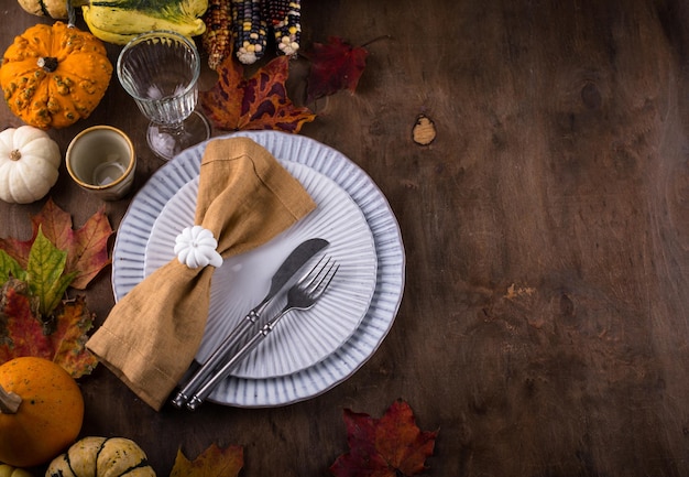 Cenário de mesa de ação de graças de outono outono