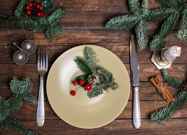 Cenário de mesa de natal na vista superior de fundo de madeira rústica