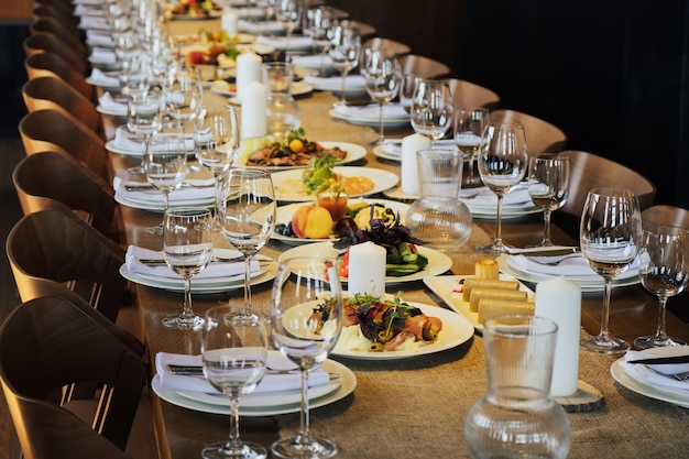 Cenário de mesa festiva no restaurante