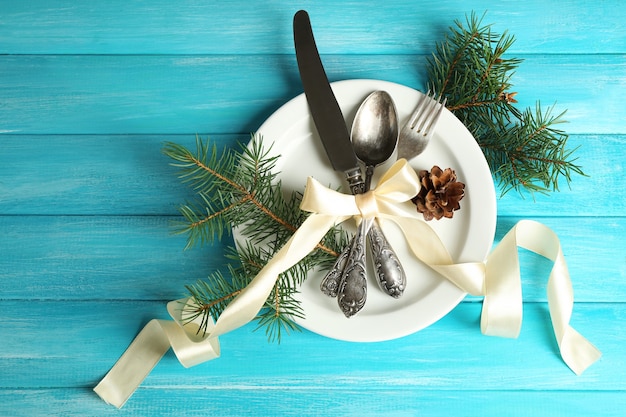 Cenário de mesa para festas com decoração de Natal