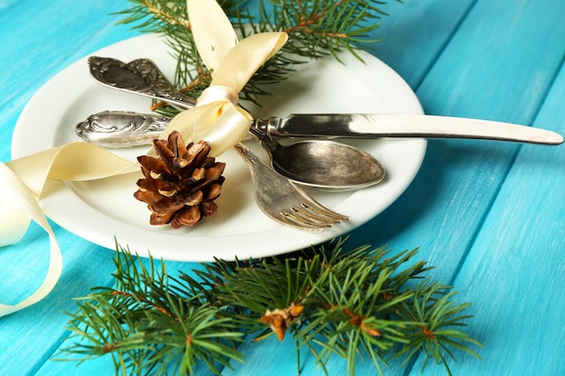 Cenário de mesa para festas com decoração de Natal