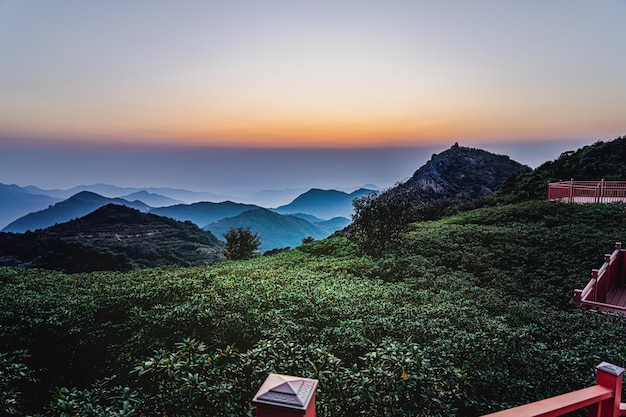 Cenário do pôr do sol da cidade de Phoenix Chaozhou, província de Guangdong, China