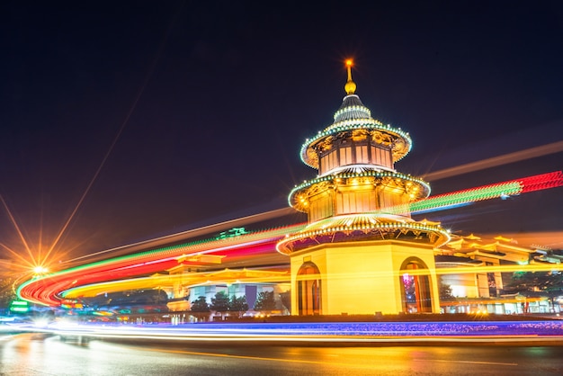 Cenário e estradas urbanas de Yangzhou, trânsito