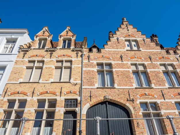 Cenas da cidade de Bruges em edifícios residenciais da Bélgica cenas atraentes e bonitas