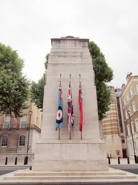 Foto cenotáfio para comemorar os mortos de todas as guerras, londres, reino unido