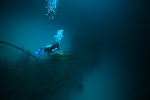 cenote angelita, méxico, mergulho em cavernas, aventura extrema debaixo d'água, paisagem sob o nevoeiro de água