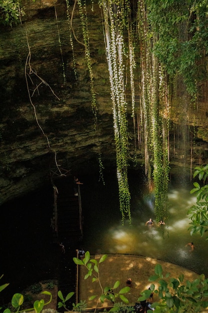 Foto cenote grande em valladolid yucatan méxico