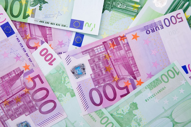 Cento e quinhentas notas de euros