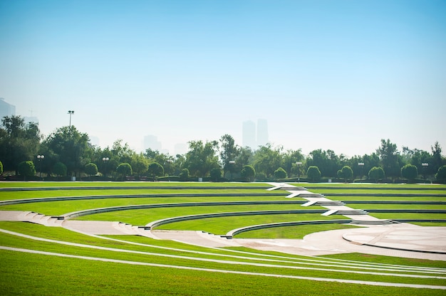 Central park no dia ensolarado dubai