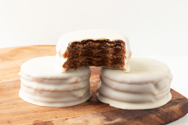 Centrarse en alfajor de chocolate blanco Enfoque selectivo