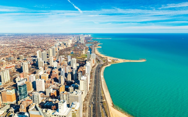 El centro de Chicago y la costa del lago Michigan, EE. UU.