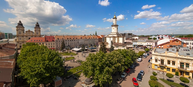 El centro de la ciudad de Ivano-Frankivsk, Ucrania,