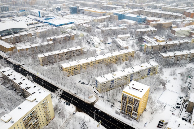 Centro de la ciudad nevada de Minsk desde una altura. Bielorrusia.