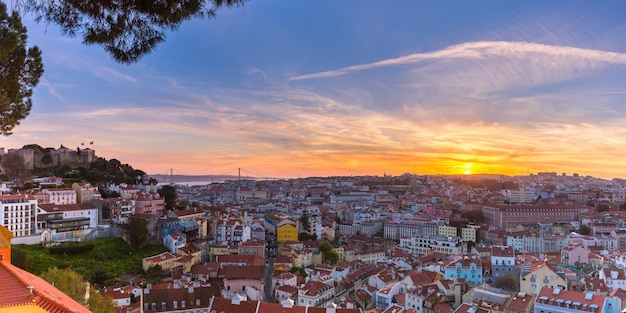 Centro histórico de Lisboa al atardecer Portugal