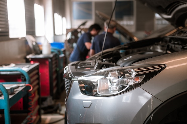 Foto centro de servicio y reparación de automóviles