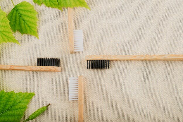 Cepillo de dientes de bambú. Respetuoso del medio ambiente, orgánico