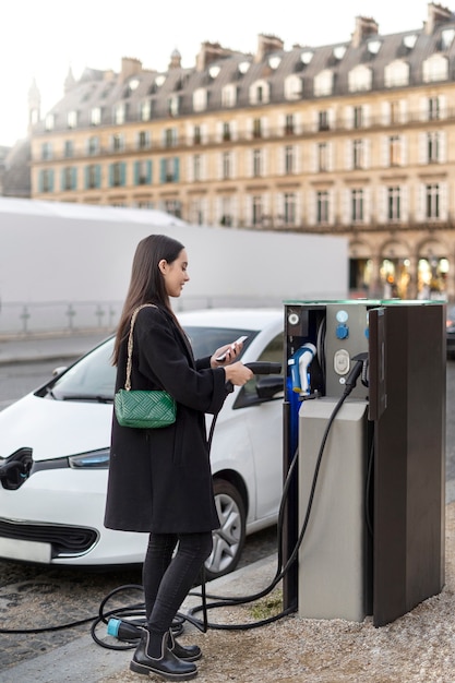 Foto cerca de coche eléctrico en francia