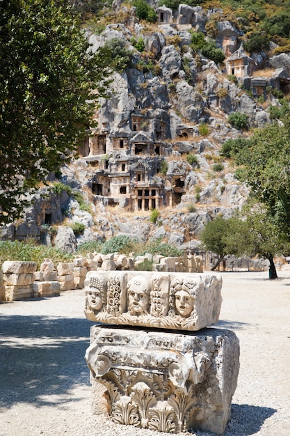 Cerca de los increíbles edificios de Capadocia