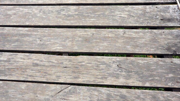 cerca de las tablas de madera para el puente tablas de caminar