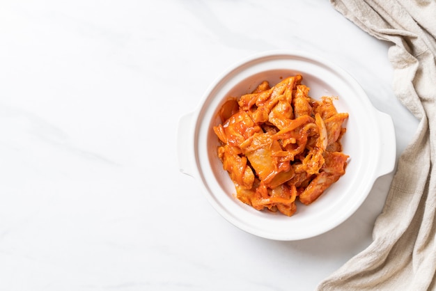 cerdo frito con kimchi