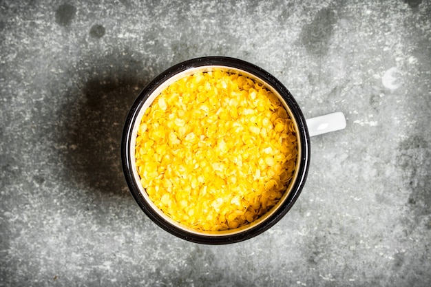 Cereal de arroz en una taza