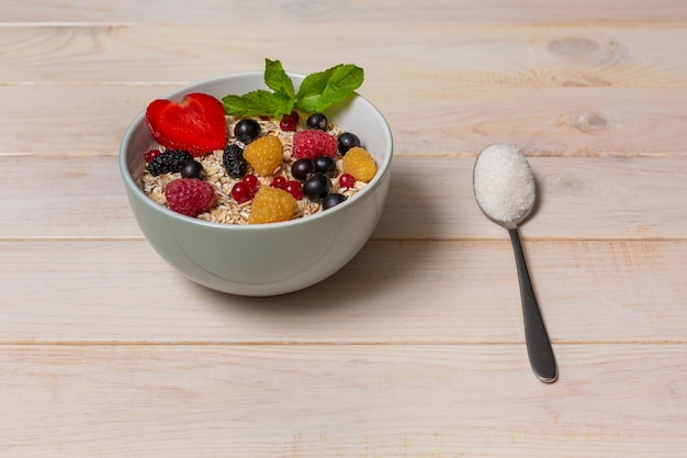 Cereales Desayuno con muesli y bayas Vista superior plana