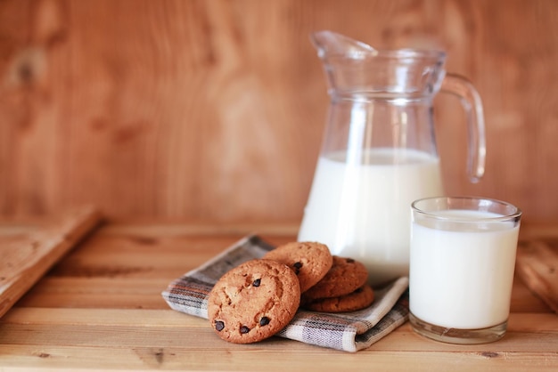 Cereales de leche y galletas