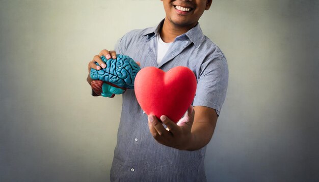 Foto cerebro y corazón para la atención de concienciación de la salud mental