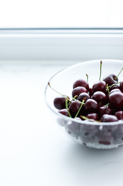 Cerejas frescas e suculentas cerejas suculentas sobremesa de frutas como plano de dieta saudável