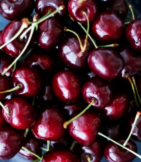 Cerejas frescas e suculentas cerejas suculentas sobremesa de frutas como plano de dieta saudável